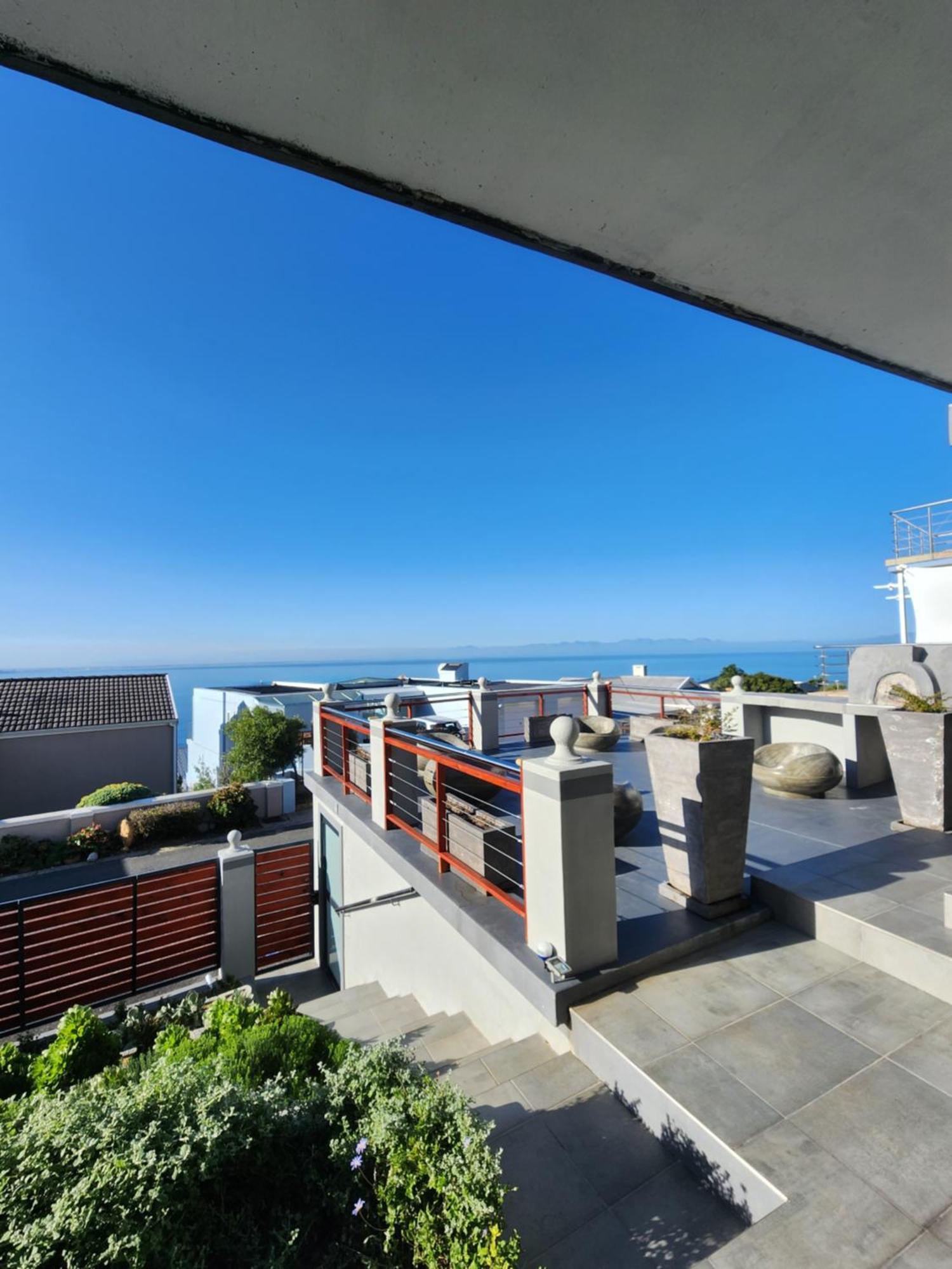 Bendito At 5 * Cape Town